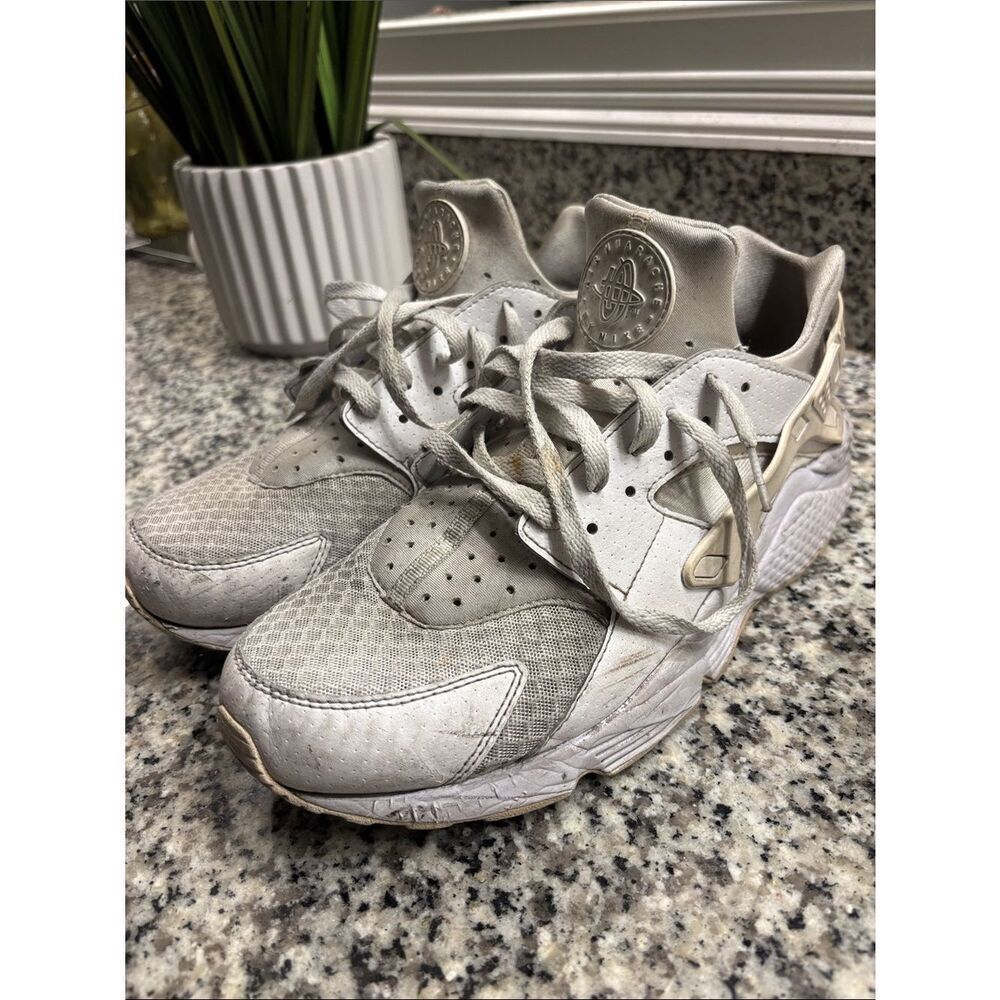 Nike Huarache Off-White/Light Gray Athletic Sneakers